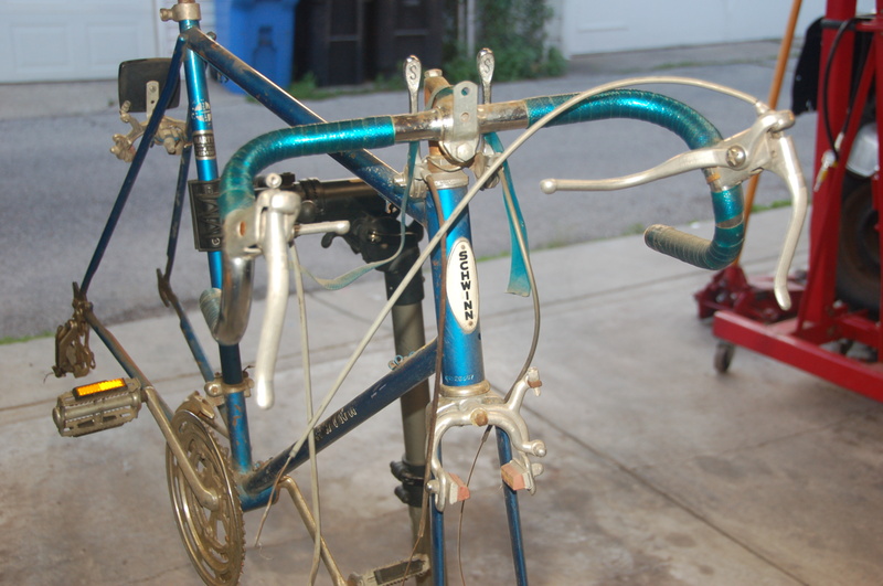 Wheels taken off, cables cut. DSC_1635.JPG